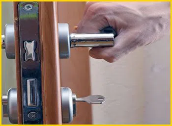 Hollywood Lock And Keys Hollywood, FL 954-366-0894 Hollywood Lock And Keys Hollywood, FL 954-366-0894 - 7-lock-installation